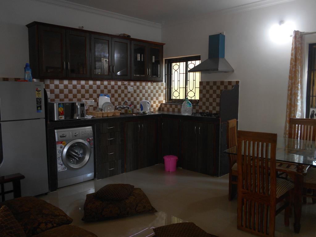 Esha Apartment Calangute Rum bild